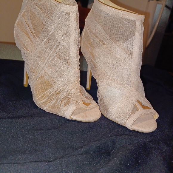 Shoe - Picture 1 of 1